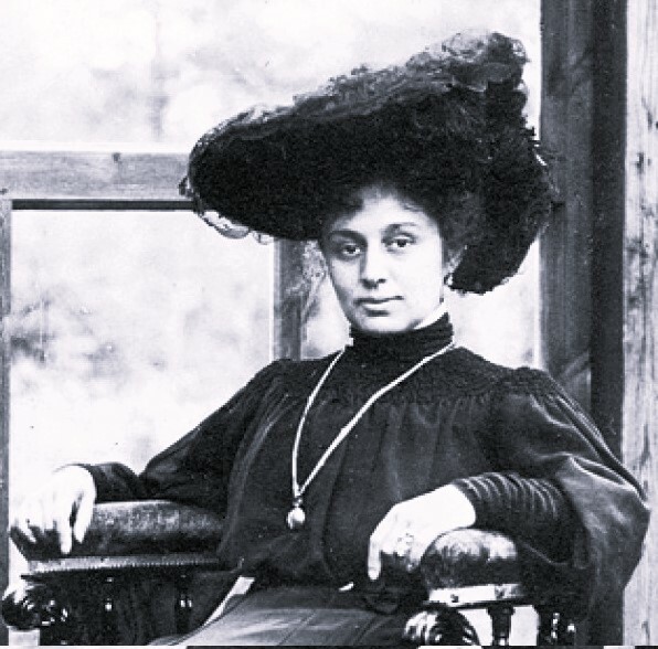 фотоМария Феодоровна Андреева жена М. Горького актриса Мария Феодоровна Андреева, комиссар театров и зрелищ Петрограда (1918–1919), комиссар экспертной комиссии Наркомата внешней торговли по Петрограду (1919–1920), заместитель уполномоченного по реализации художественных ценностей за границей (1921–1928)